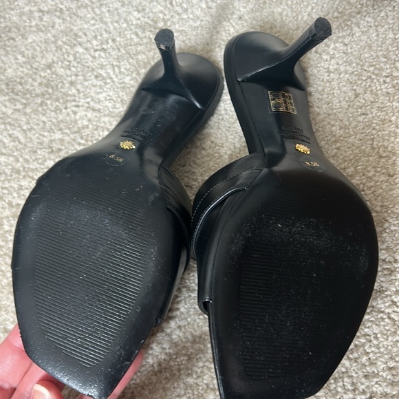 Stuart Weitzman Maverick 75 slides - Picture 5 of 13